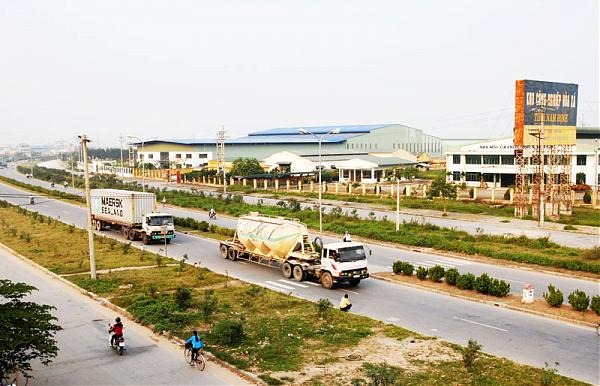 KCN-Hoa-Xa-co- he-thong-giao- thong-noi-khu-rong-rai-sach-se- va-khang-trang